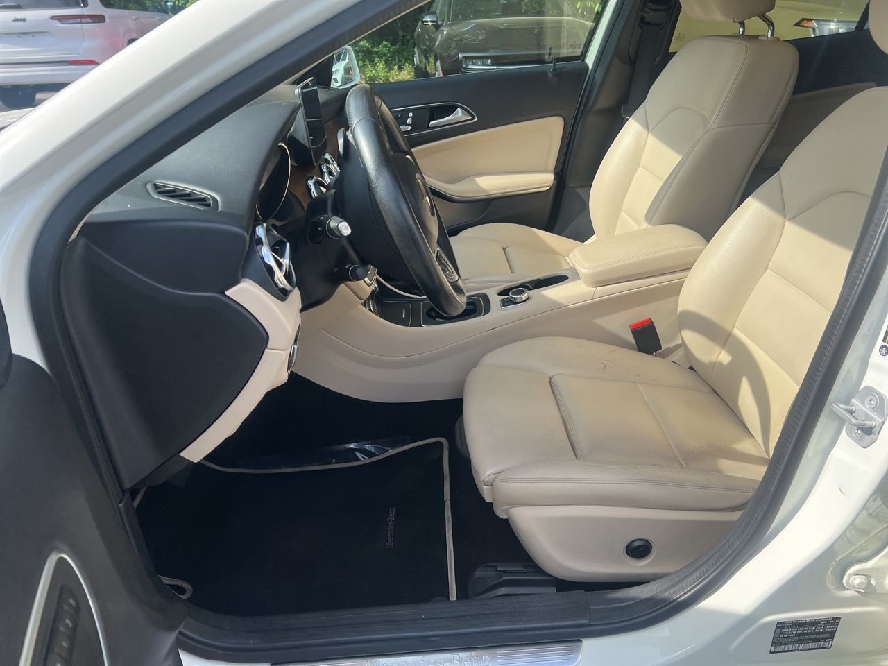 Used 2018  Mercedes-Benz GLA 250 image 16