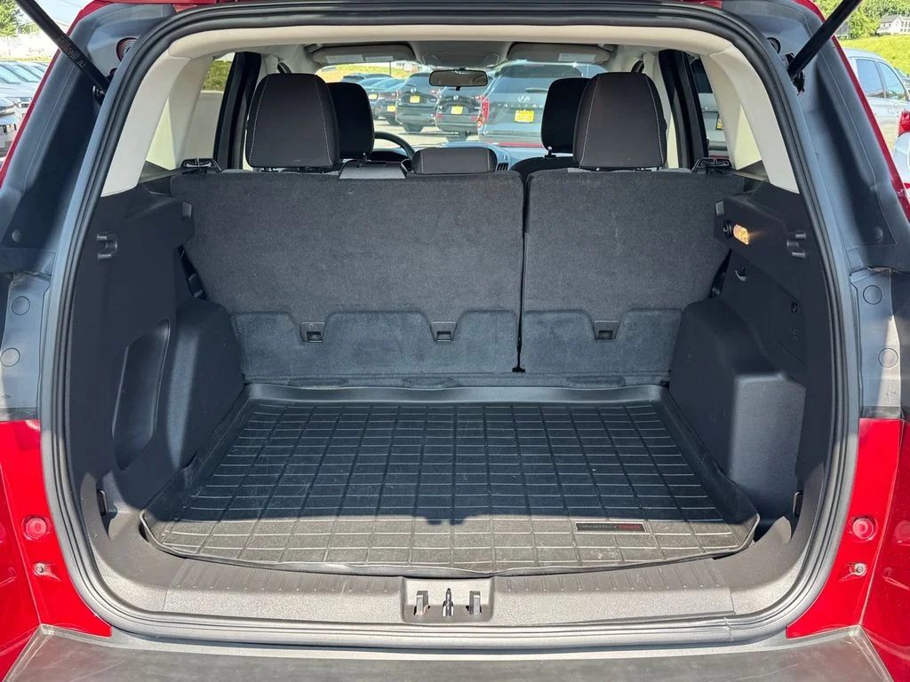 Used 2019 Red Ford SE image 16