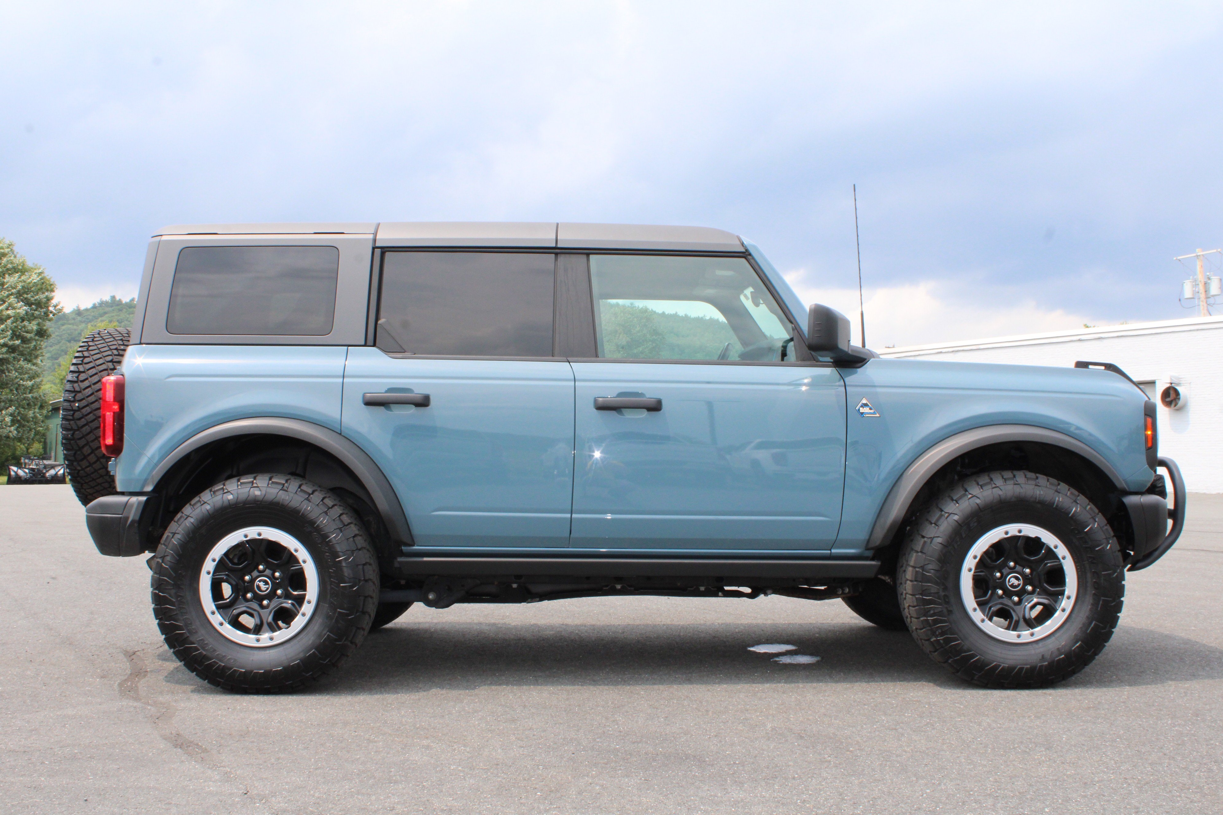 Used 2023 Blue Ford  image 6