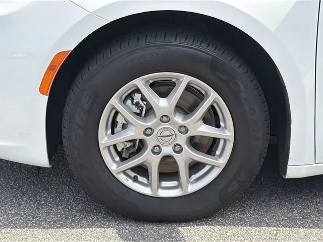 Used 2024 White Chrysler Touring L image 40