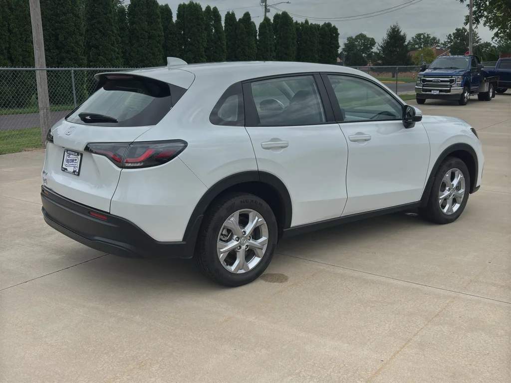 Used 2024 White Honda LX image 5