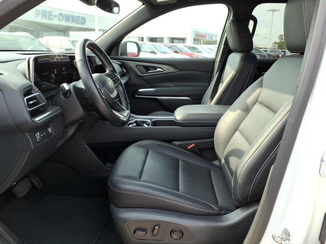 Used 2025 Summit White Chevrolet LT image 17