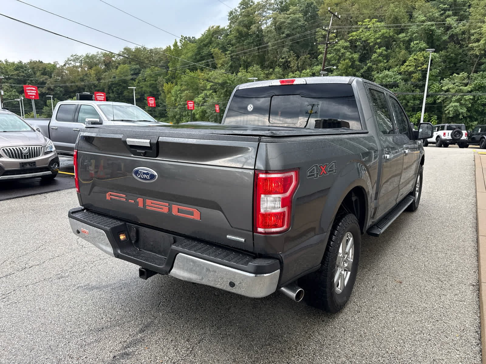 Used 2018 Magnetic Metallic Ford XLT image 10