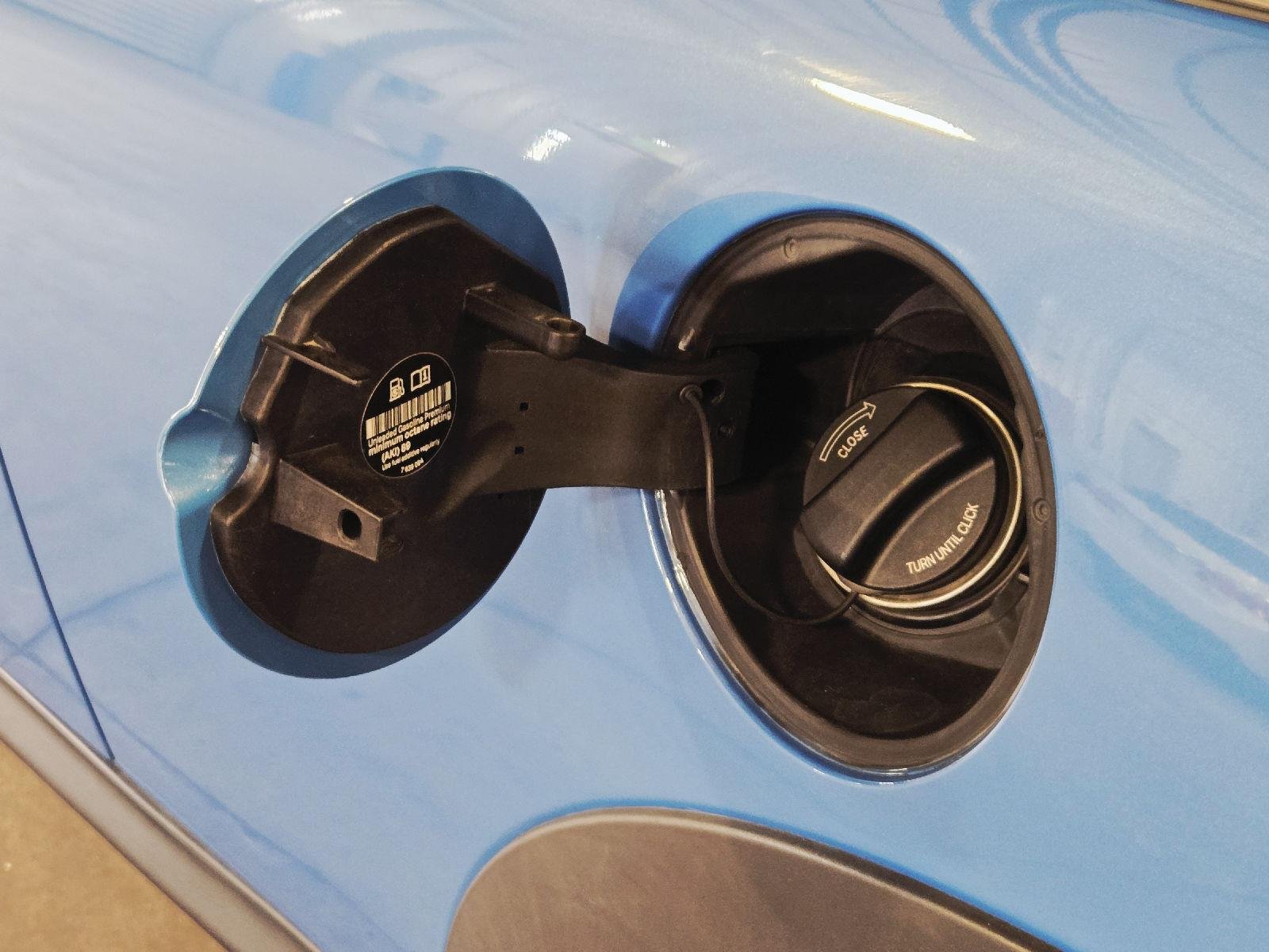 Used 2013 Reef Blue Metallic MINI CLUBVAN image 23