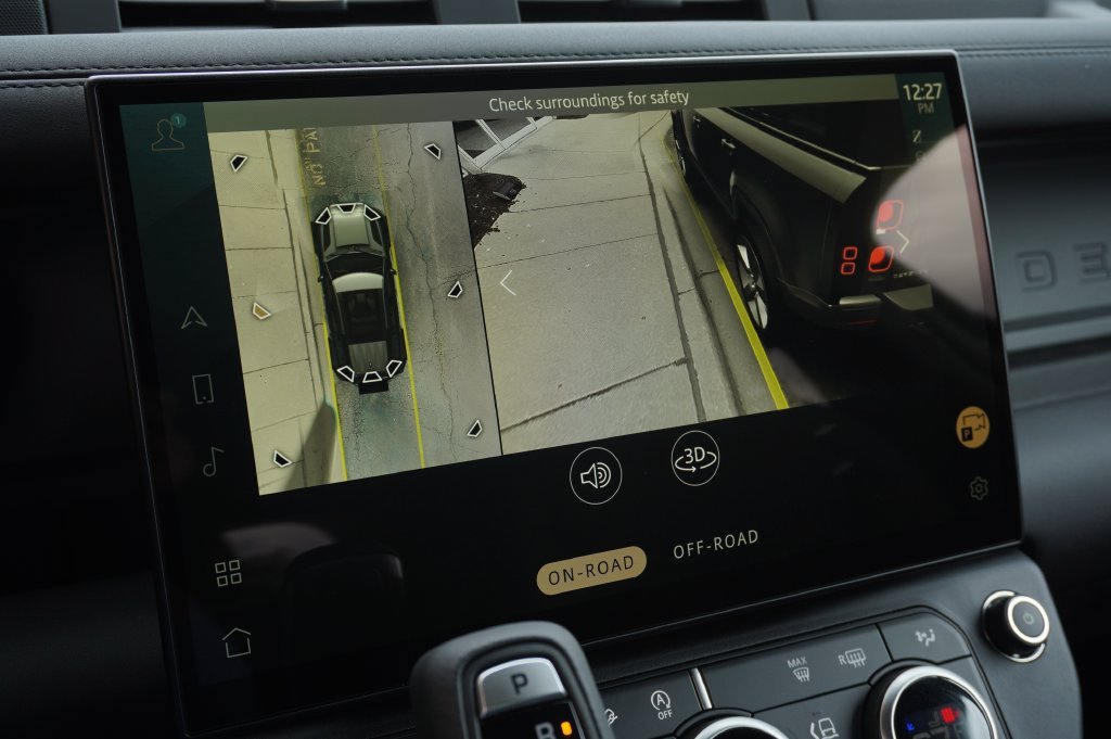 New 2026 Carpathian Grey Land Rover X-Dynamic SE image 25