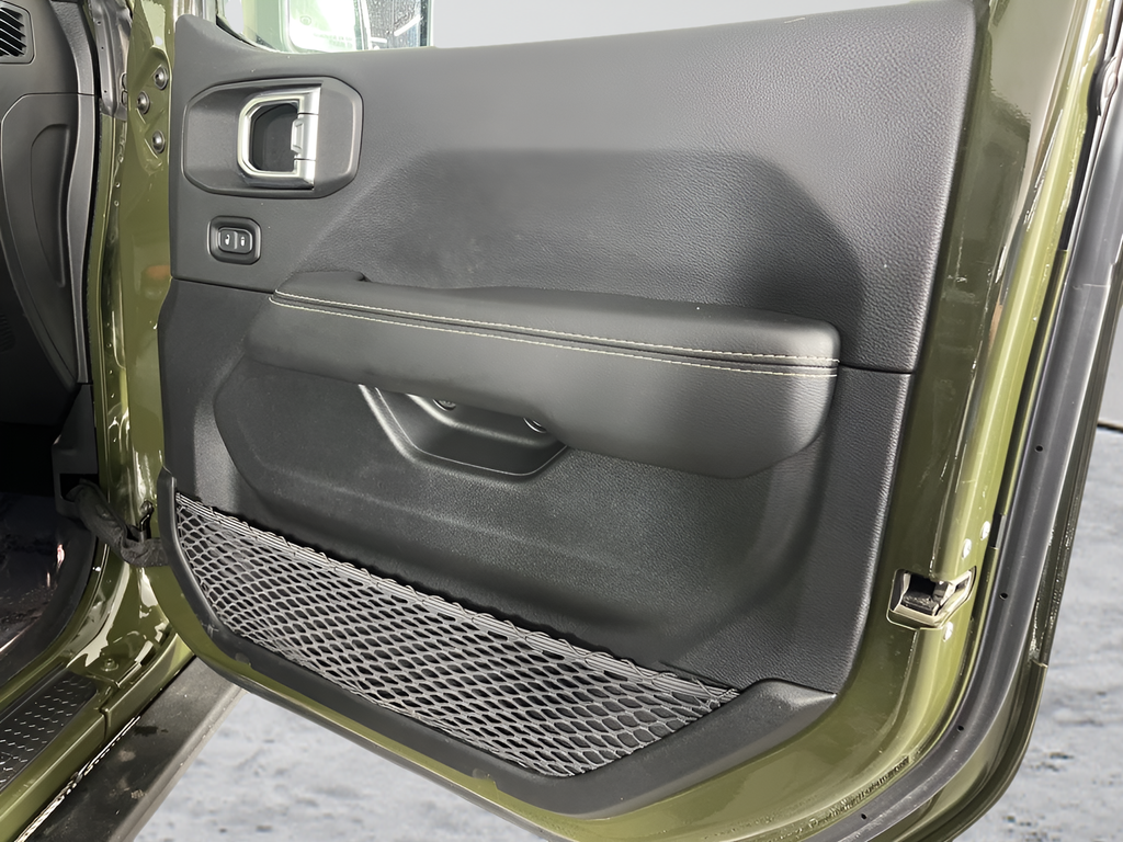 Used 2021 Green Clearcoat Jeep Unlimited Sahara image 15