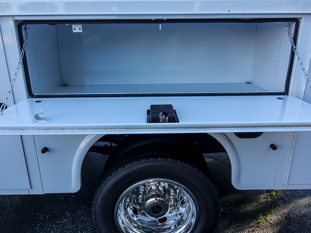 New 2026 Oxford White Ford 11' KUV image 35
