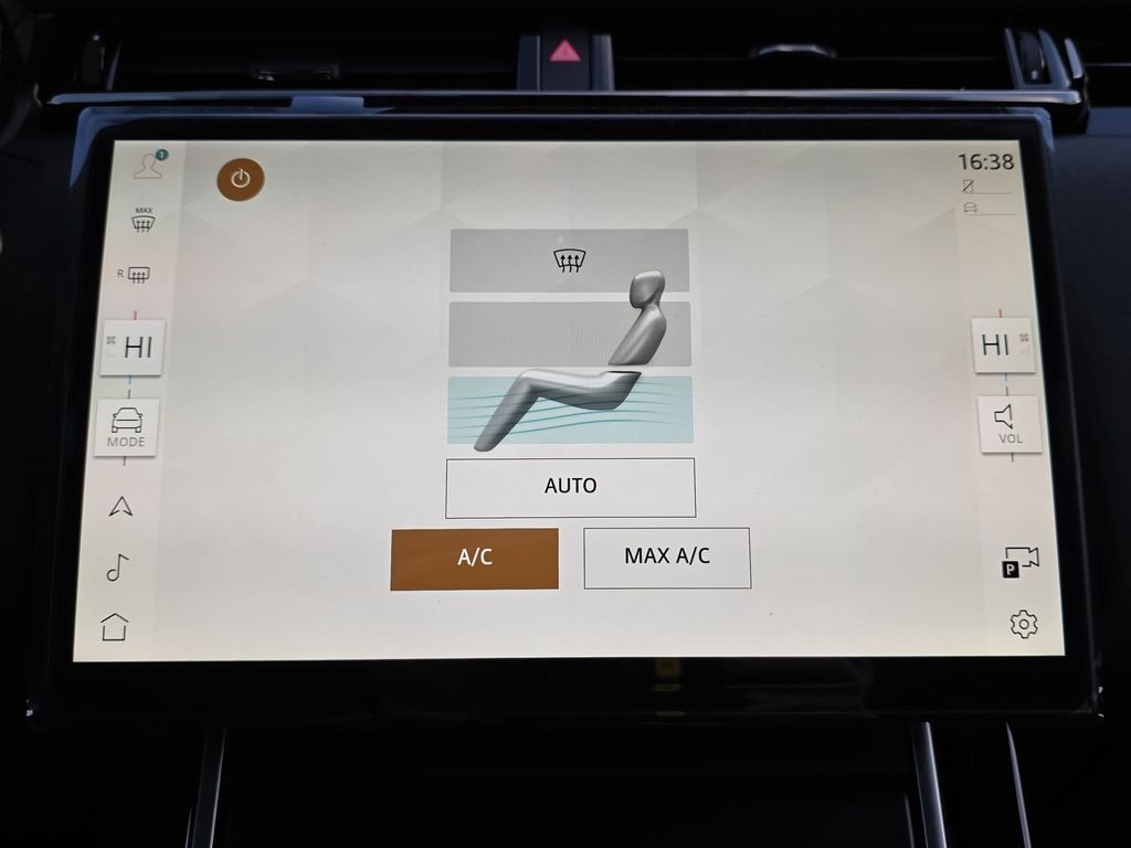 New 2026 Fuji White LAND ROVER Dynamic SE image 24