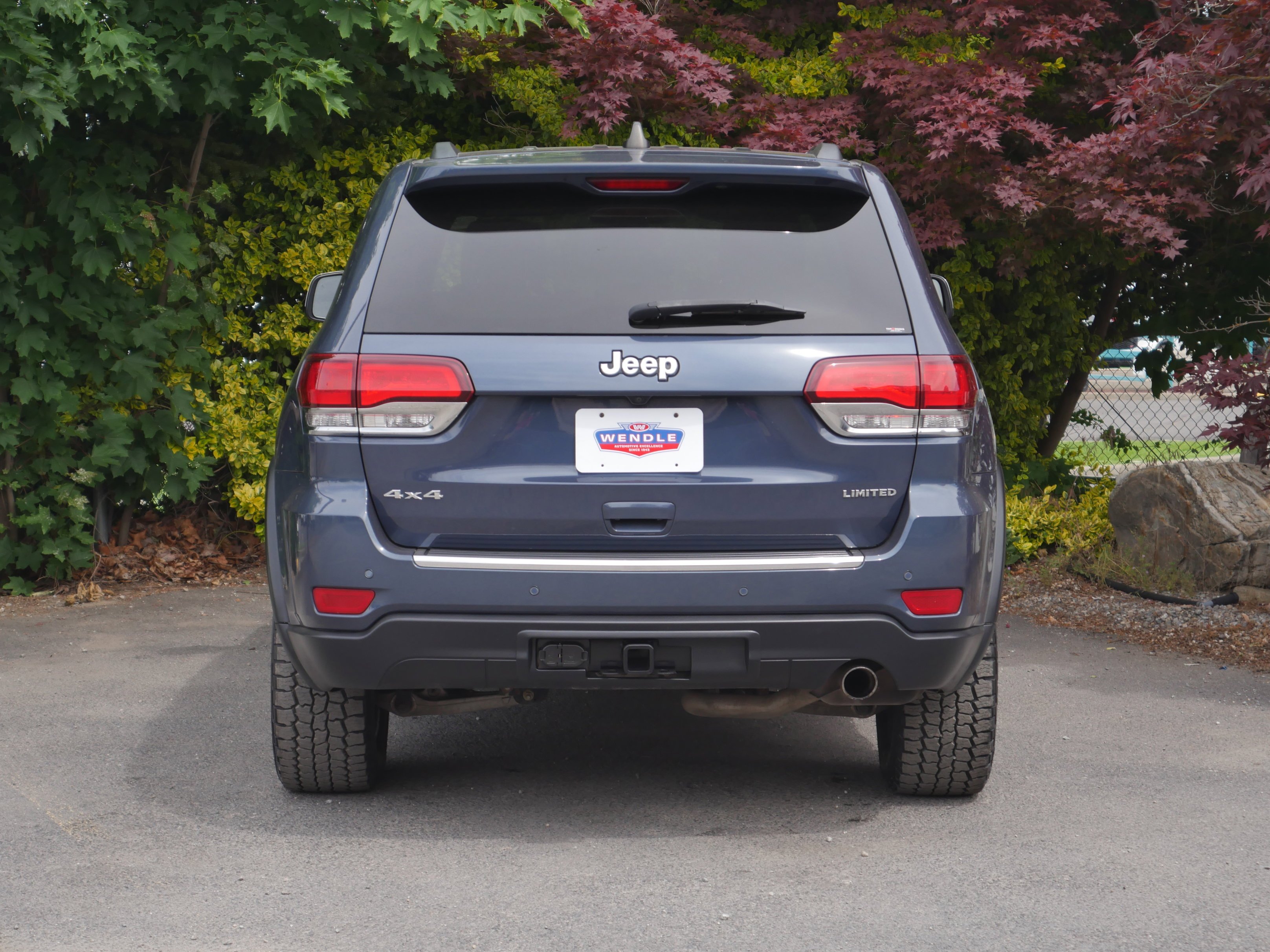 Used 2020 Slate Blue Pearlcoat Jeep Limited image 24