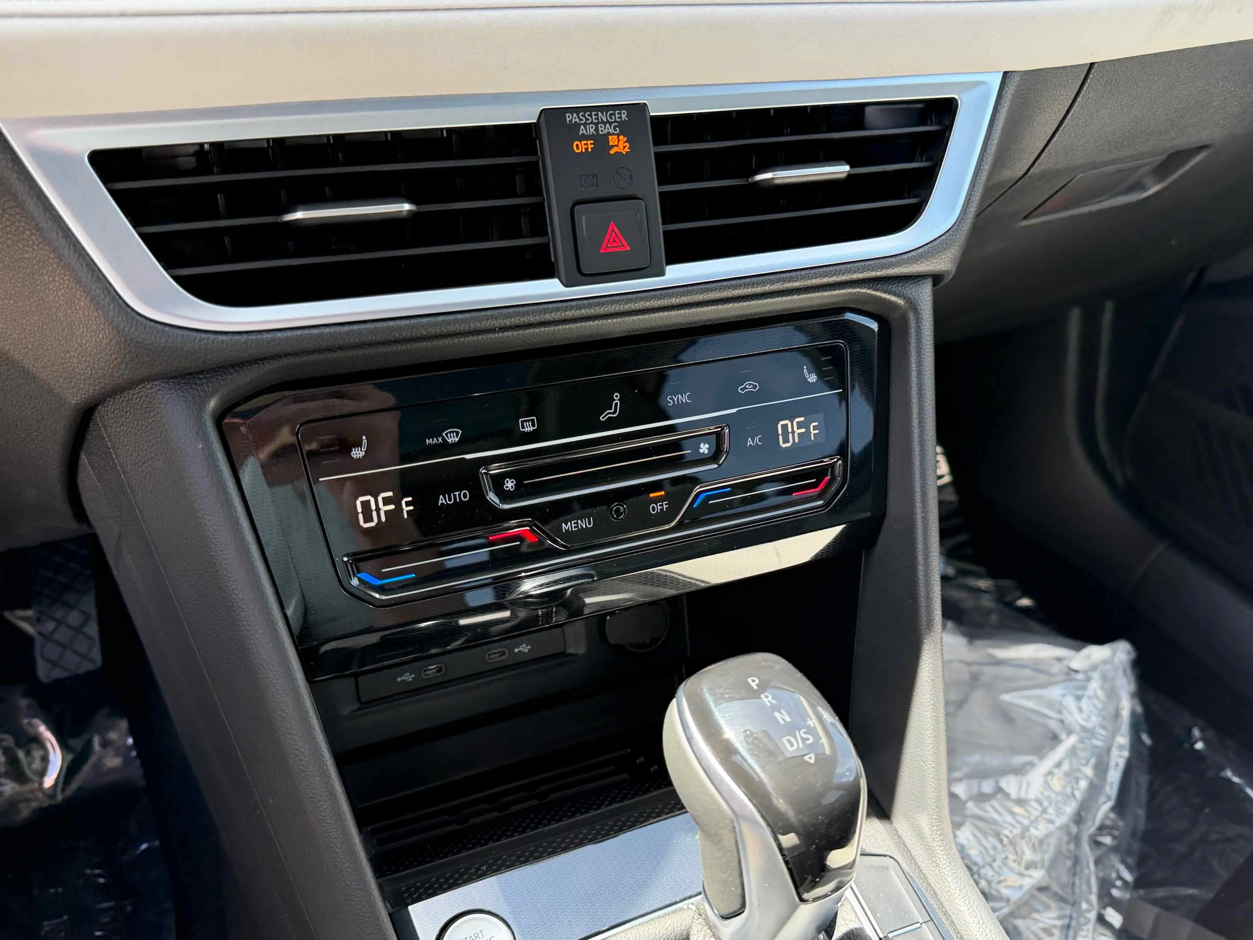 New 2026 Pure White Volkswagen SE image 20