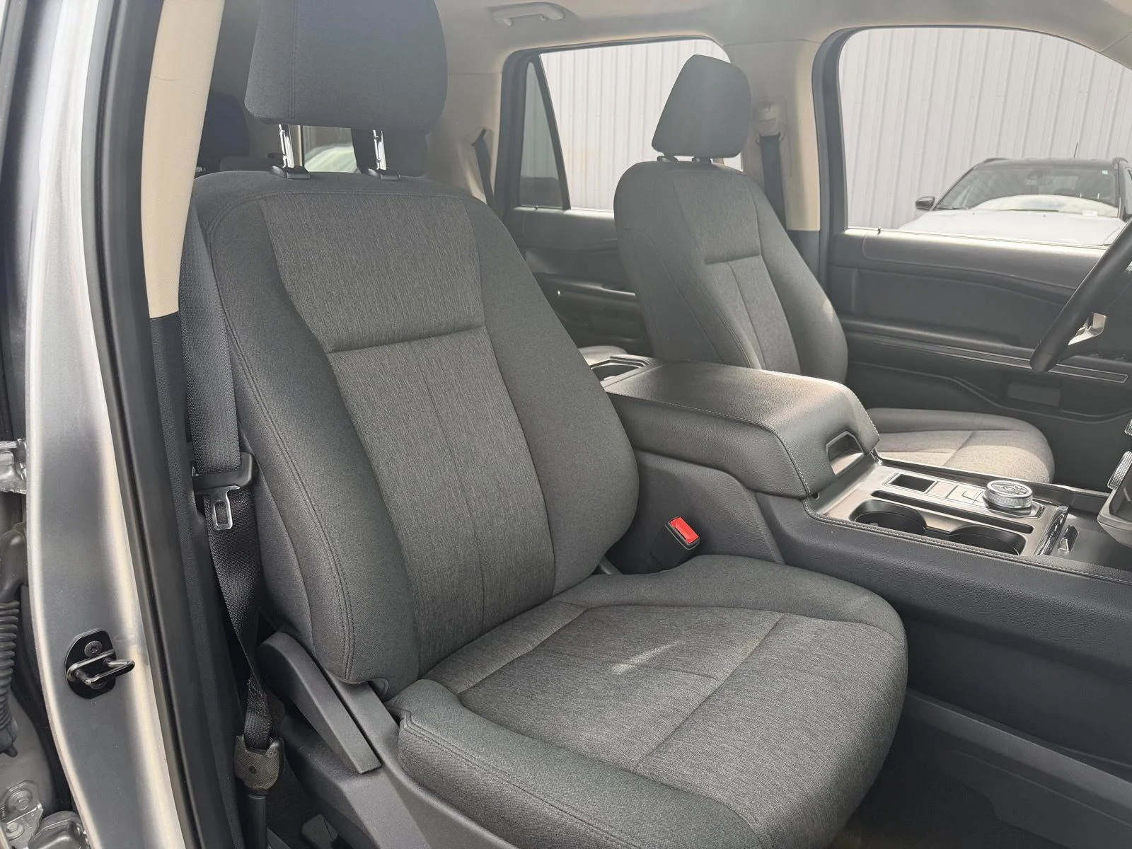 Used 2024 Iconic Silver Ford XLT image 21