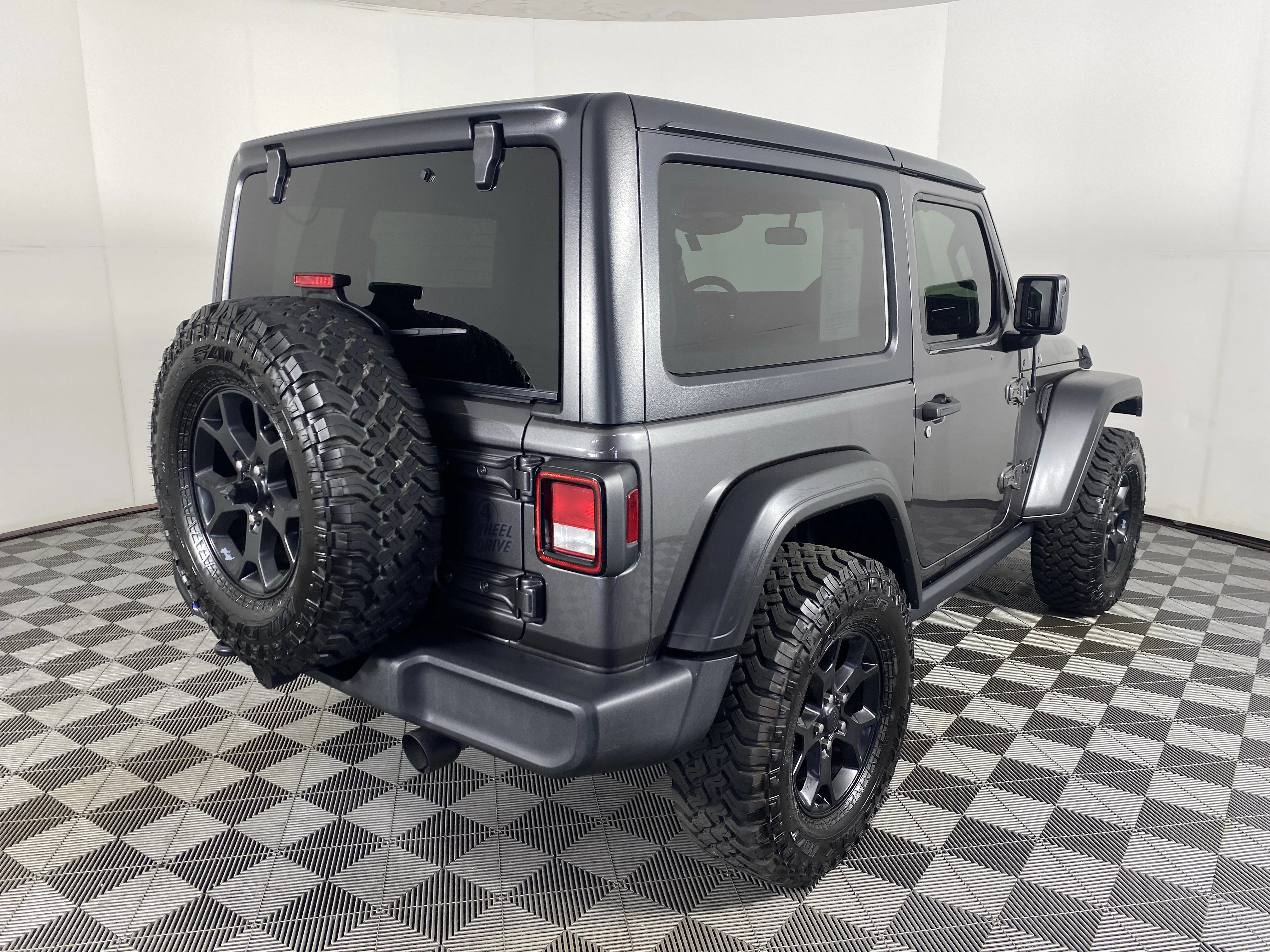 Used 2021 Granite Crystal Metallic Clearcoat Jeep Willys Sport image 6