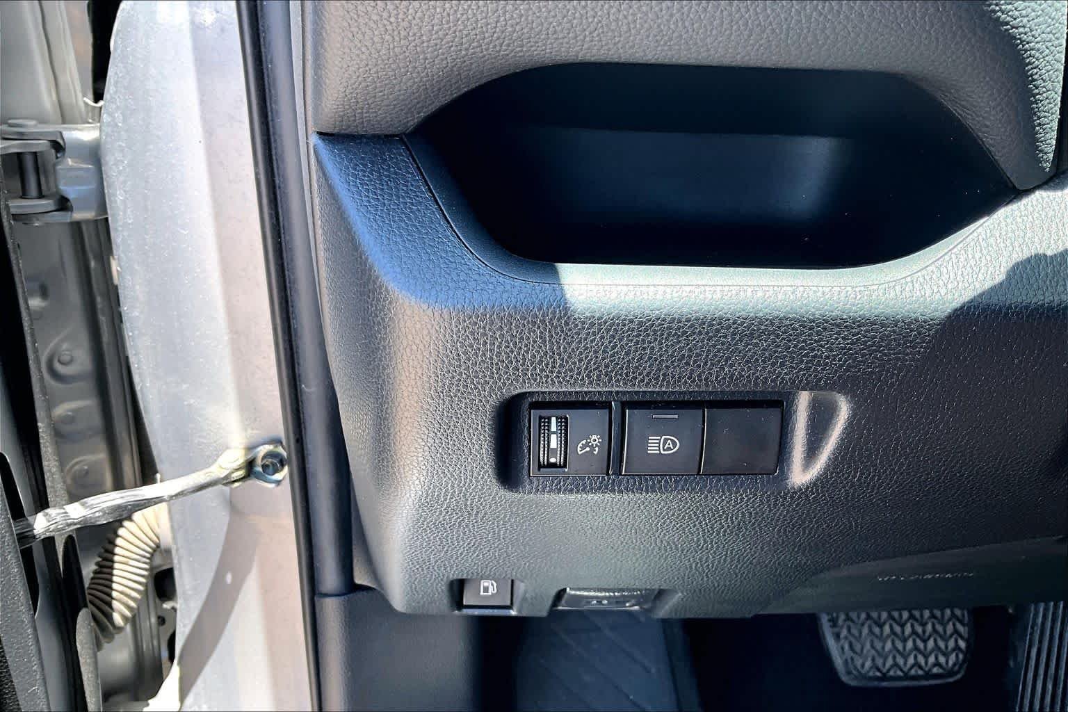 Used 2020 Silver Sky Metallic Toyota Hybrid XLE image 31