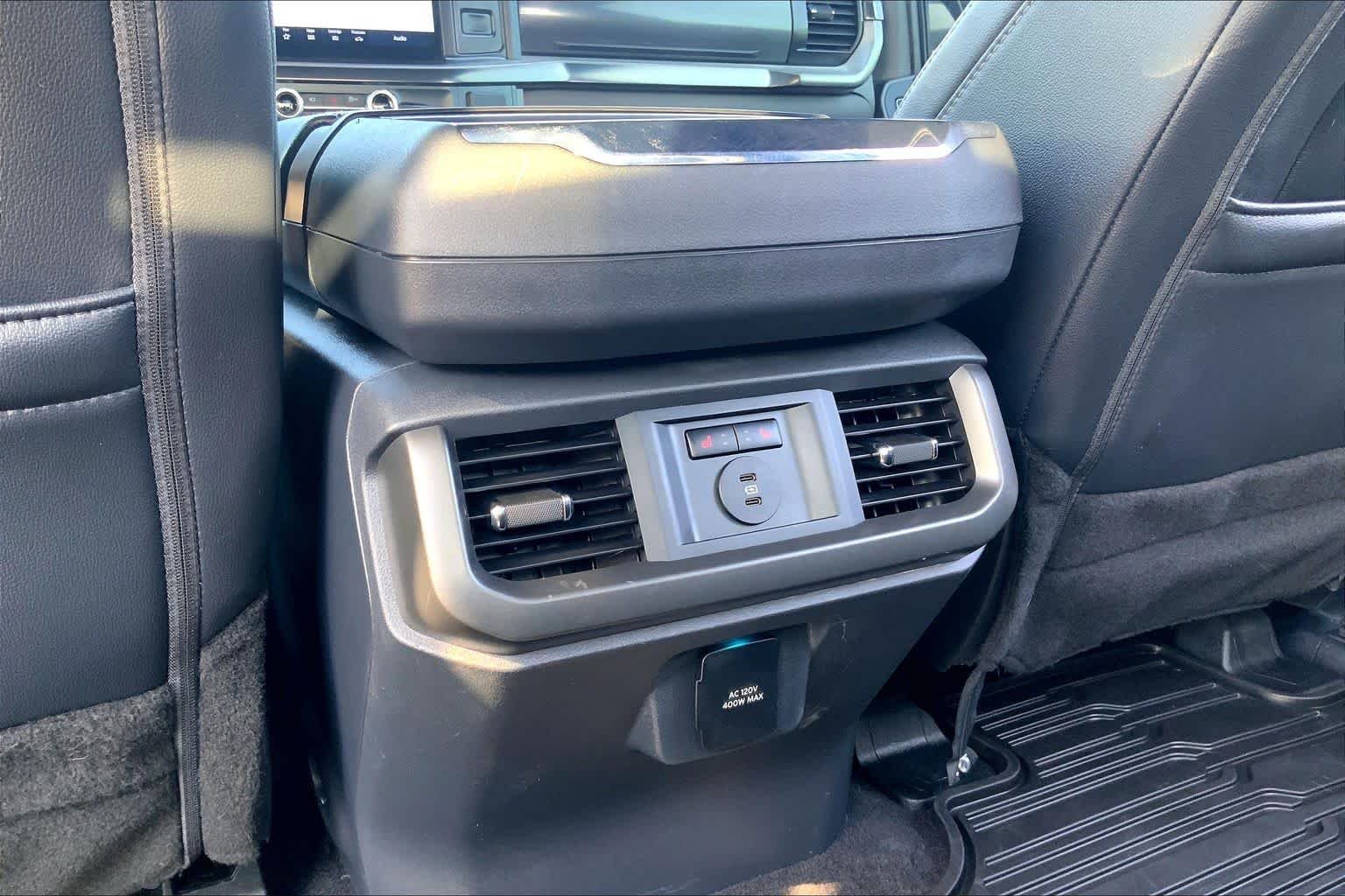 Used 2025 Agate Black Metallic Ford LARIAT image 34