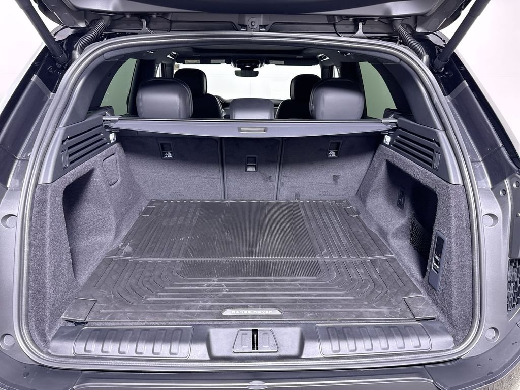 New 2026 Carpathian Grey Land Rover SE image 22
