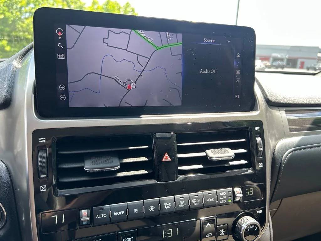 Used 2022 White Lexus 460 Luxury image 19