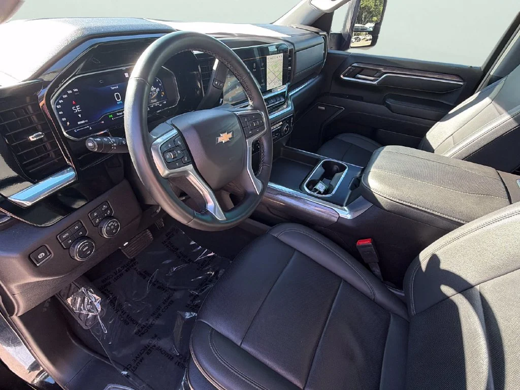 2025 Chevrolet Silverado 3500HD LTZ - Photo 19