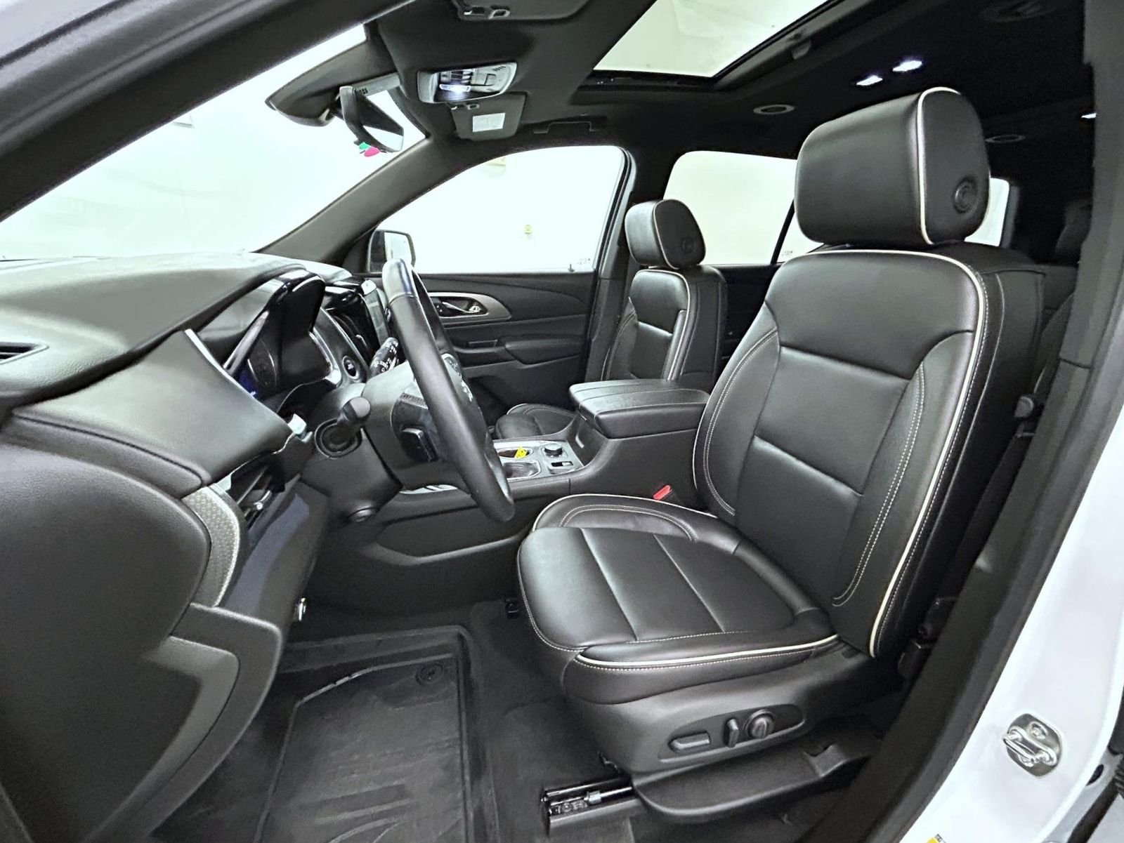 Used 2023 White Chevrolet Premier image 10