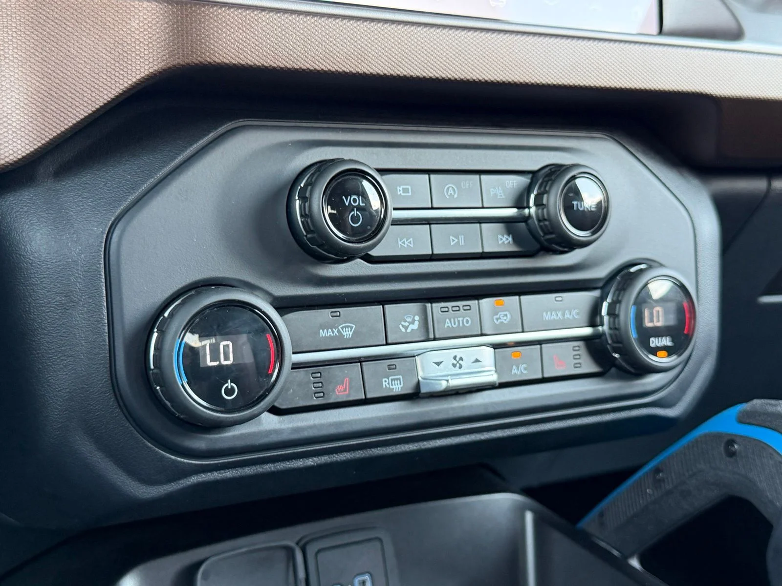 Certified Used 2023 Velocity Blue Metallic Ford Outer Banks image 12