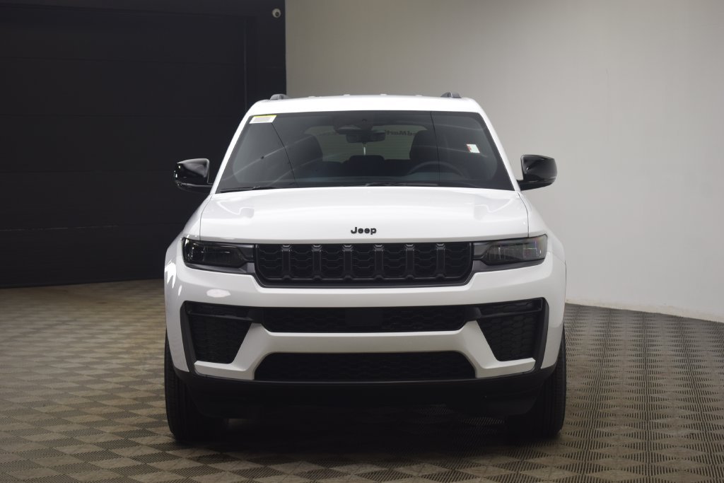 New 2026 Bright White Clear-Coat Exterior Paint Jeep Altitude image 2