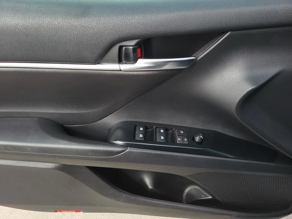 Used 2020 Silver Toyota LE image 14