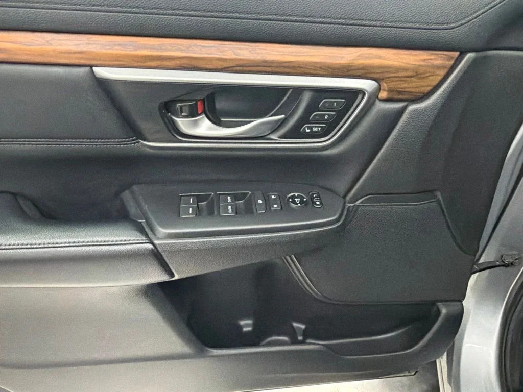 Used 2018 Silver Honda EX-L image 20