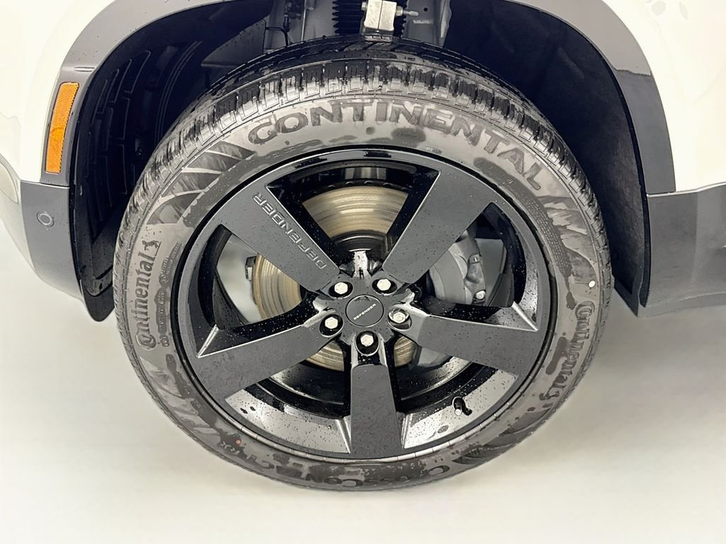 New 2026 Fuji White Land Rover X-Dynamic SE image 33