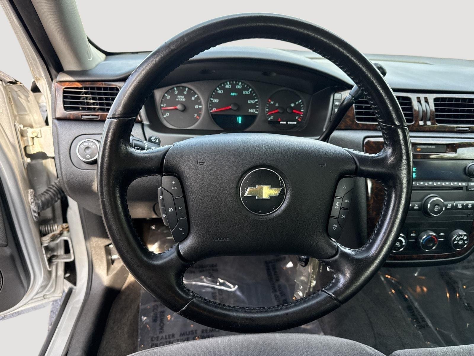 Used 2014 Silver Ice Metallic Chevrolet LS image 20