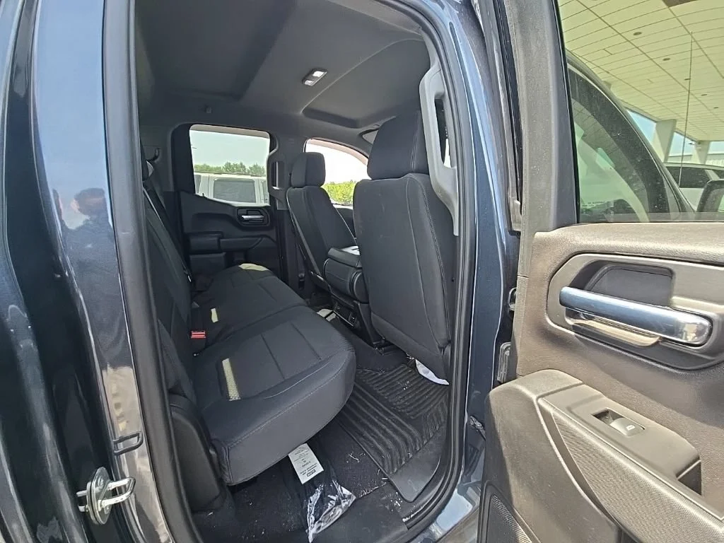 Used 2020 SHADOW GRAY METALLIC Chevrolet Custom image 10