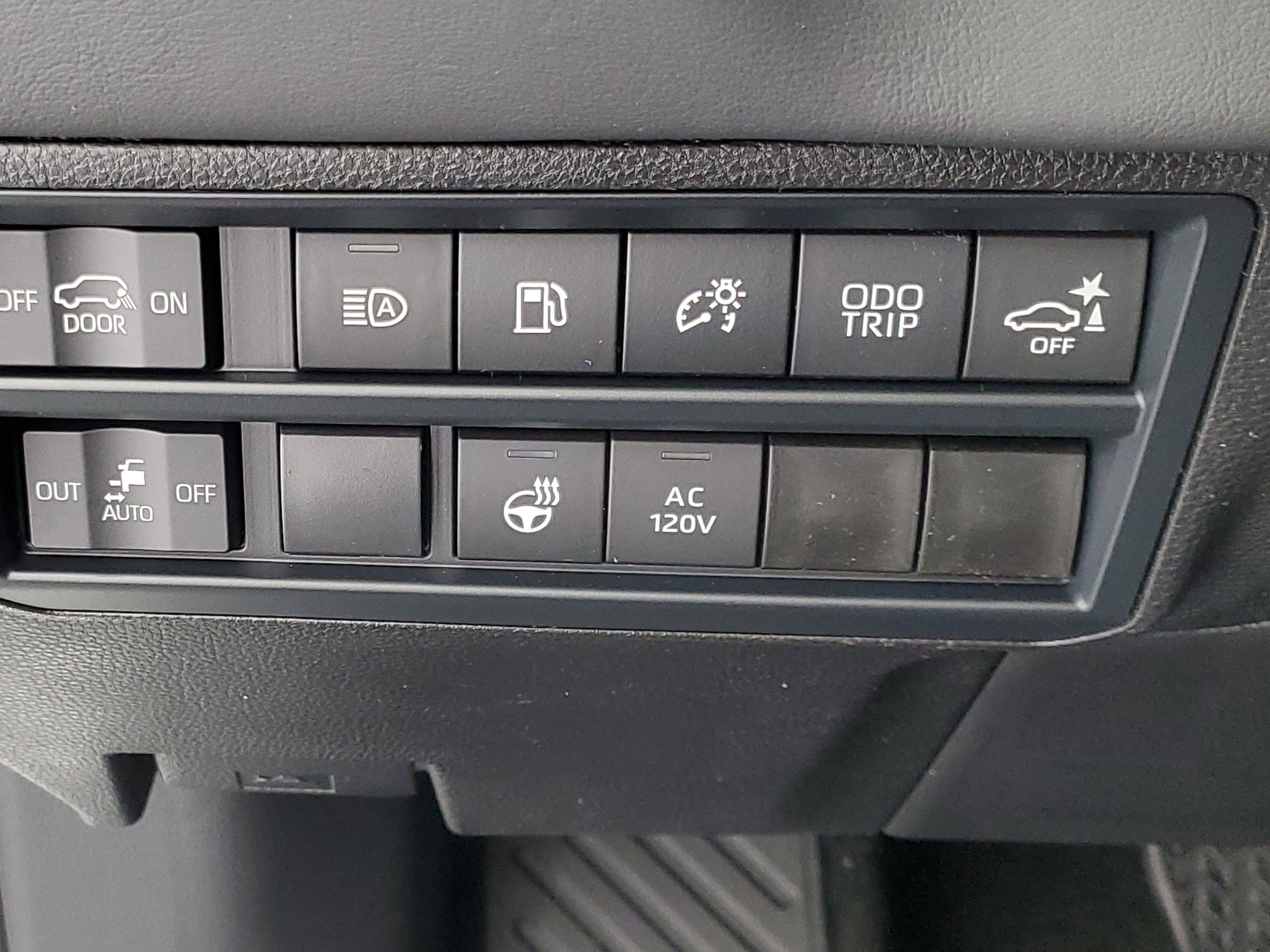 New 2026 Wind Chill Pearl <sup>1</sup> Toyota  Platinum image 31