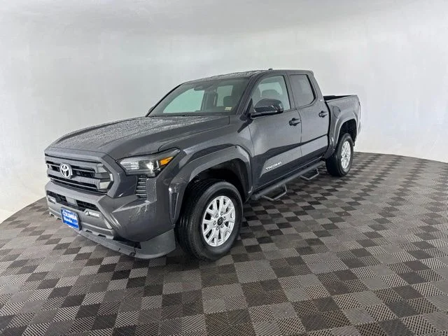 Used 2024  Toyota SR5 image 5