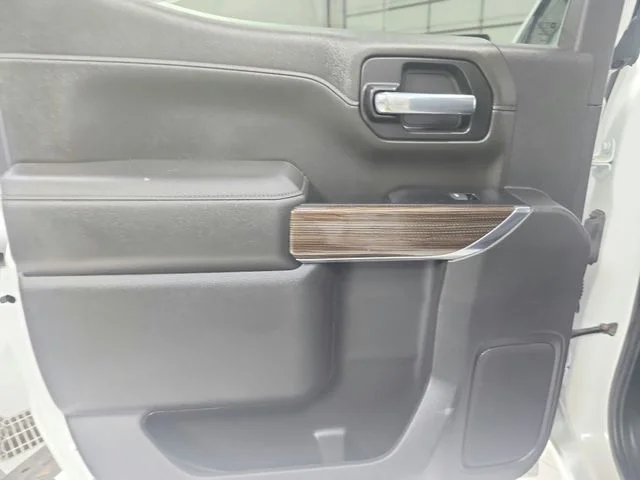 Used 2021 White Chevrolet LT Trail Boss image 31