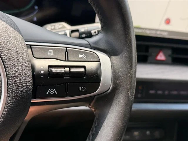 Used 2023 Green Kia X-Line image 17