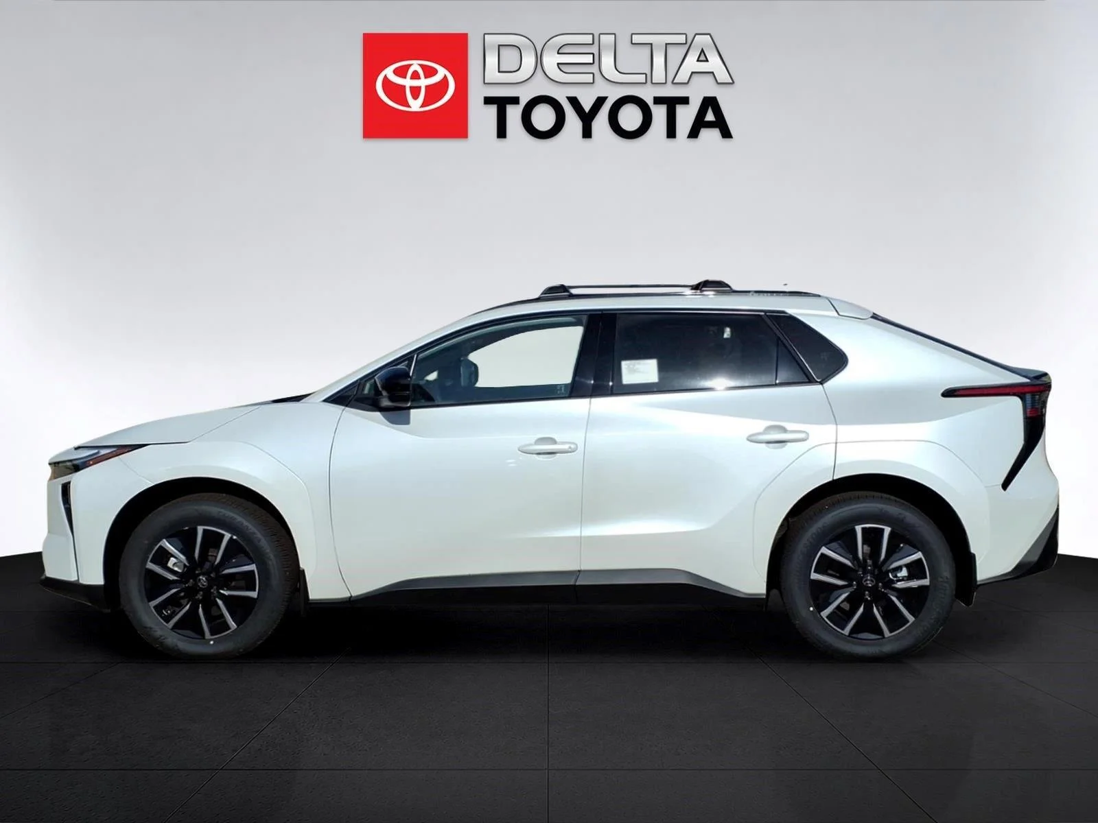 2026 Toyota bZ XLE - Photo 2