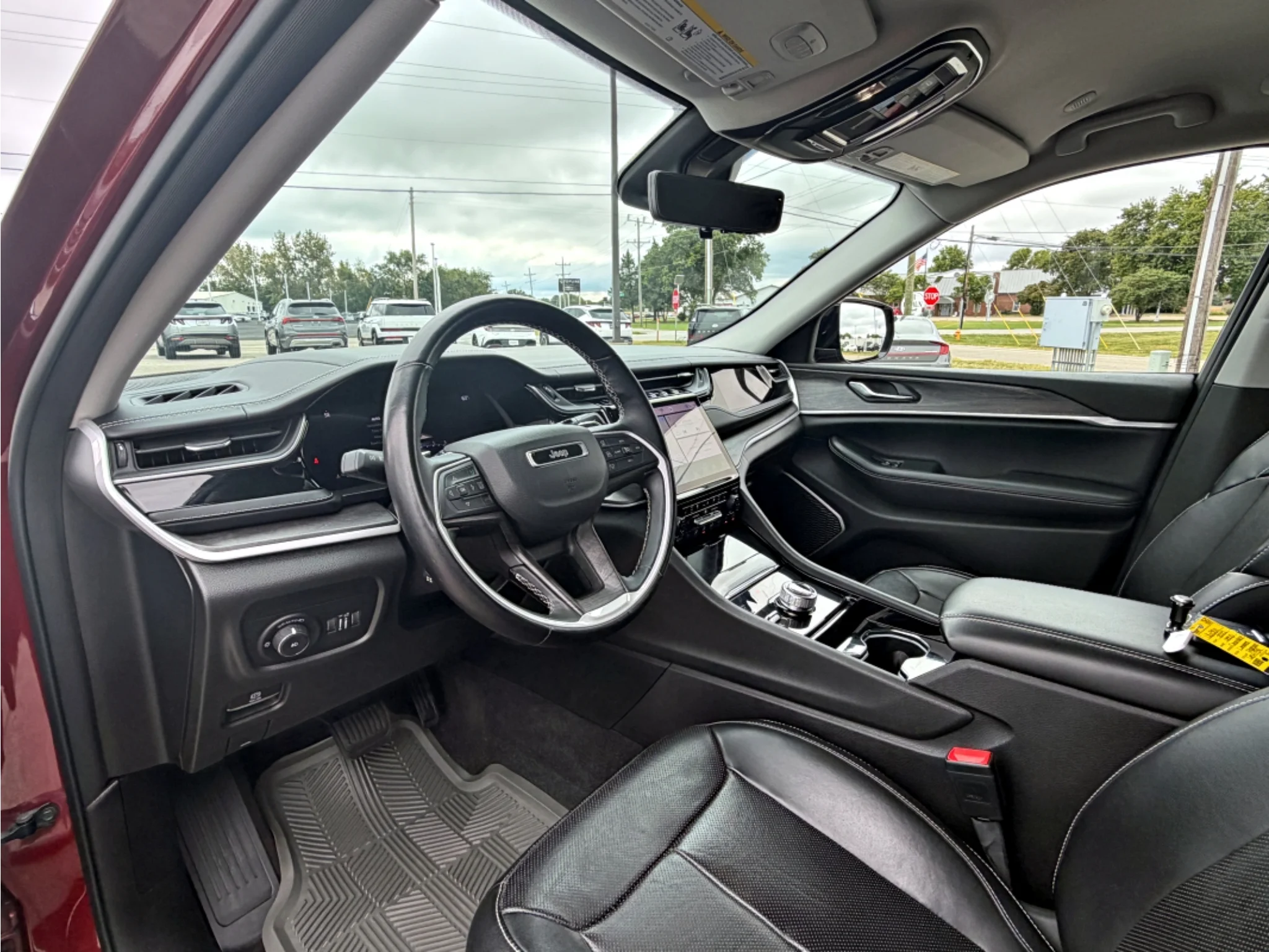 Used 2022 Velvet Red Pearl Jeep Limited image 20