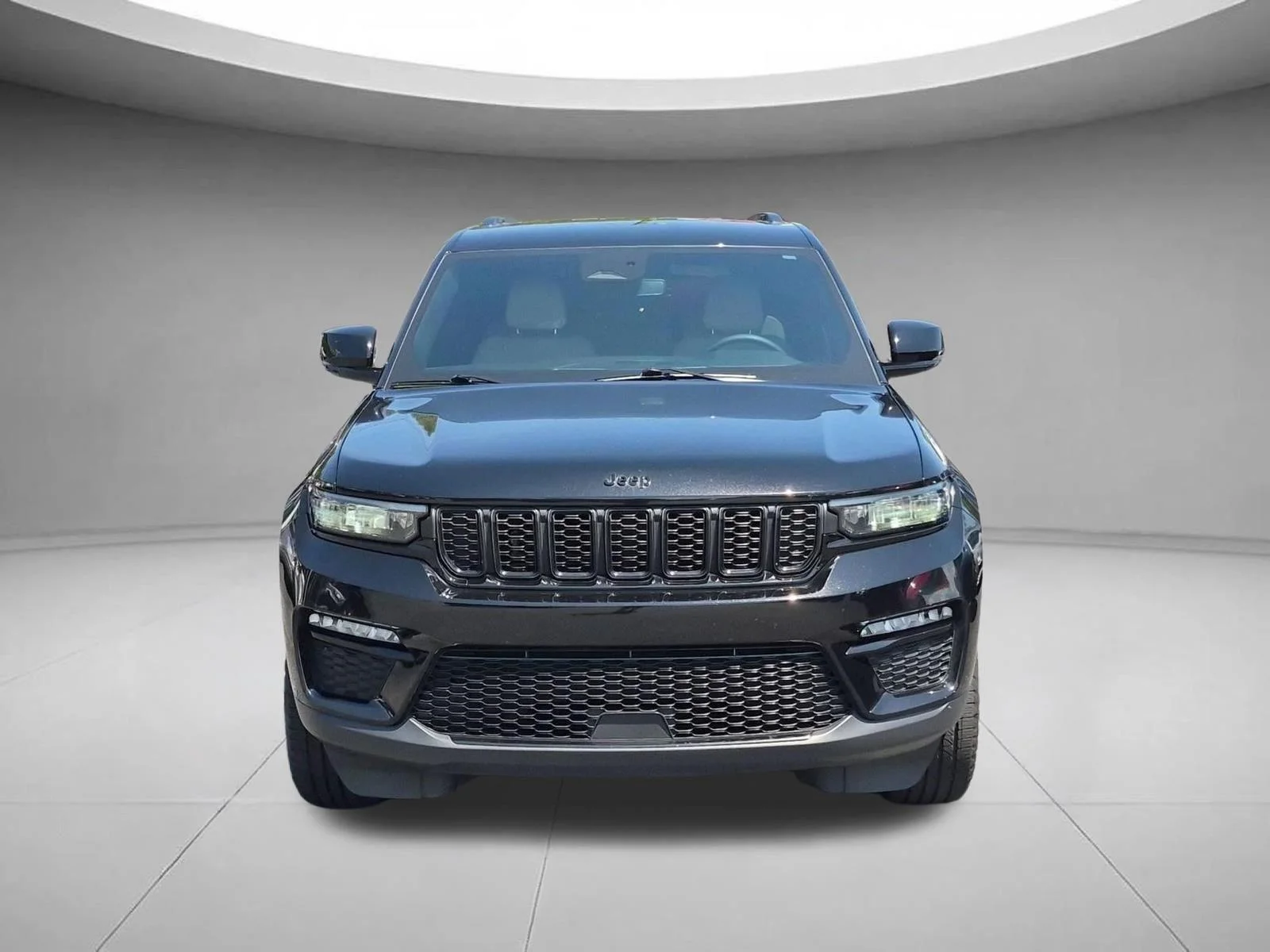 Used 2023 Diamond Black Crystal Pearlcoat Jeep Limited image 8
