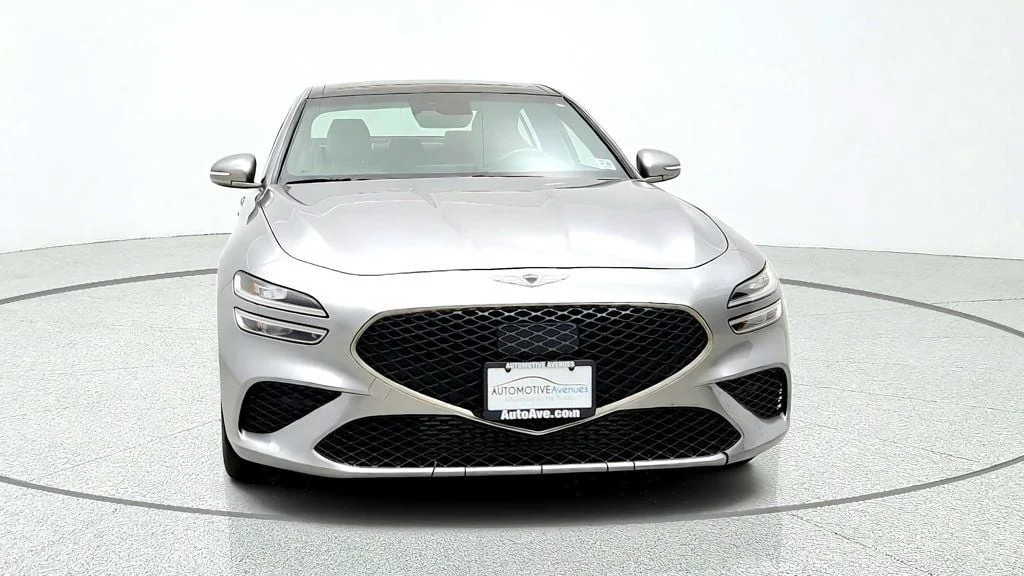 Used 2022 Savile Silver Genesis 3.3T AWD image 2