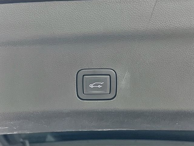 2023 GMC Yukon AT4 - Photo 30