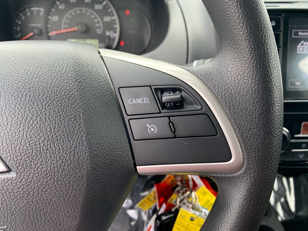 Used 2024  Mitsubishi ES image 17