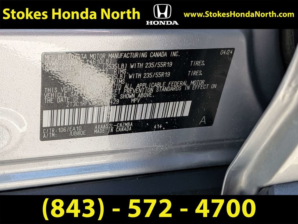 Used 2024 Silver Toyota XLE Premium image 5