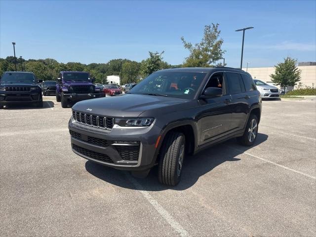 New 2026 Baltic Gray Metallic Clear-Coat Exterior Paint Jeep Limited image 5