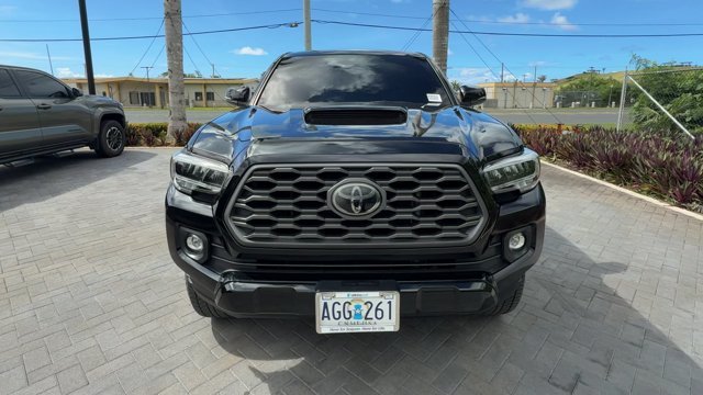 Used 2022  Toyota  image 5