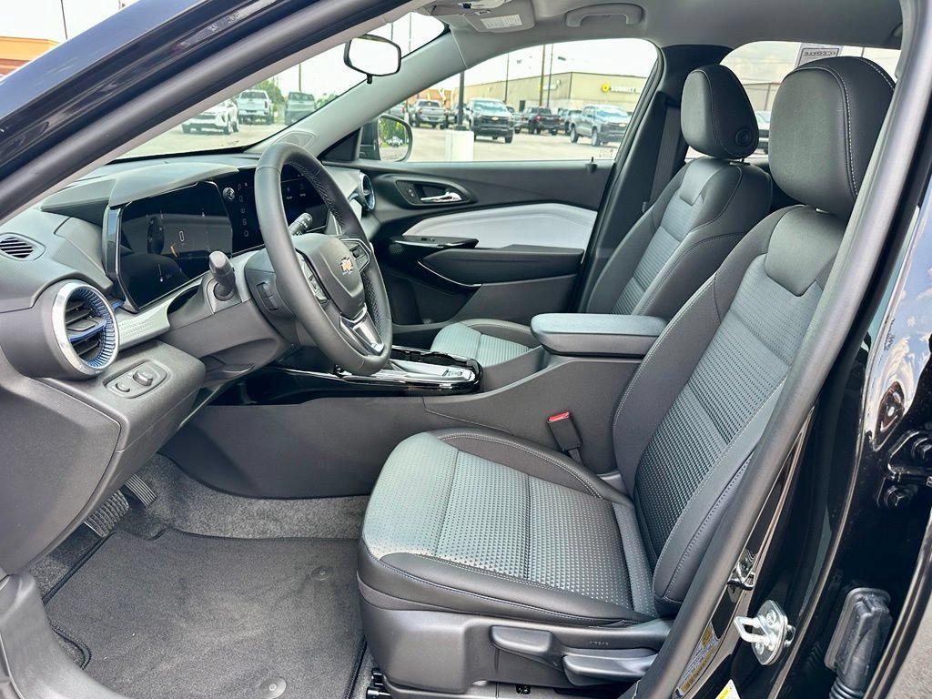 New 2026 Mosaic Black Metallic Chevrolet LT image 13