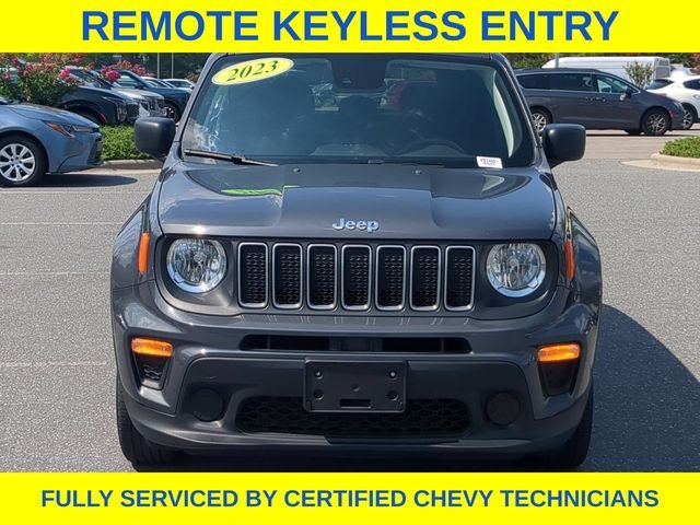 Used 2023 Gray Jeep Latitude image 13