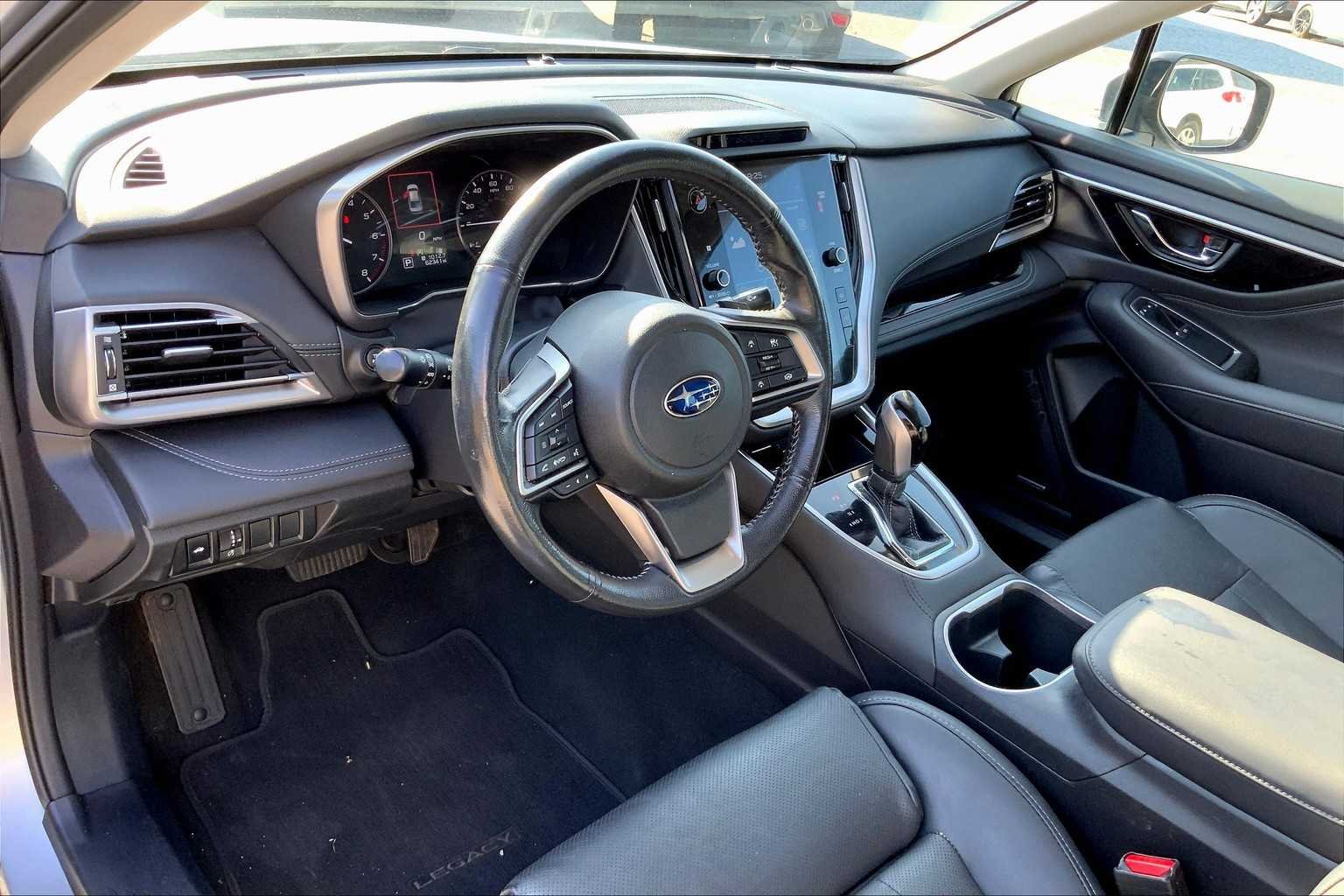 Used 2023 Ice Silver Metallic Subaru Limited image 18
