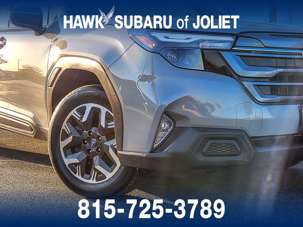 Used 2025 River Rock Pearl Subaru Premium image 3