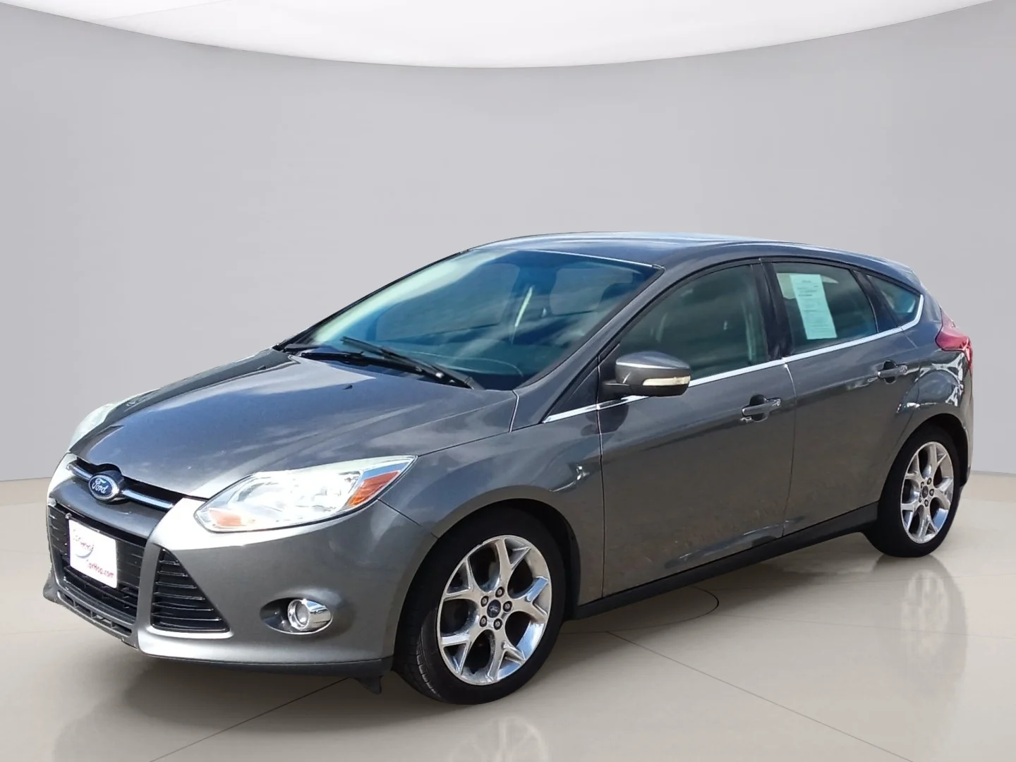 Used 2012 Gray Ford SEL image 2