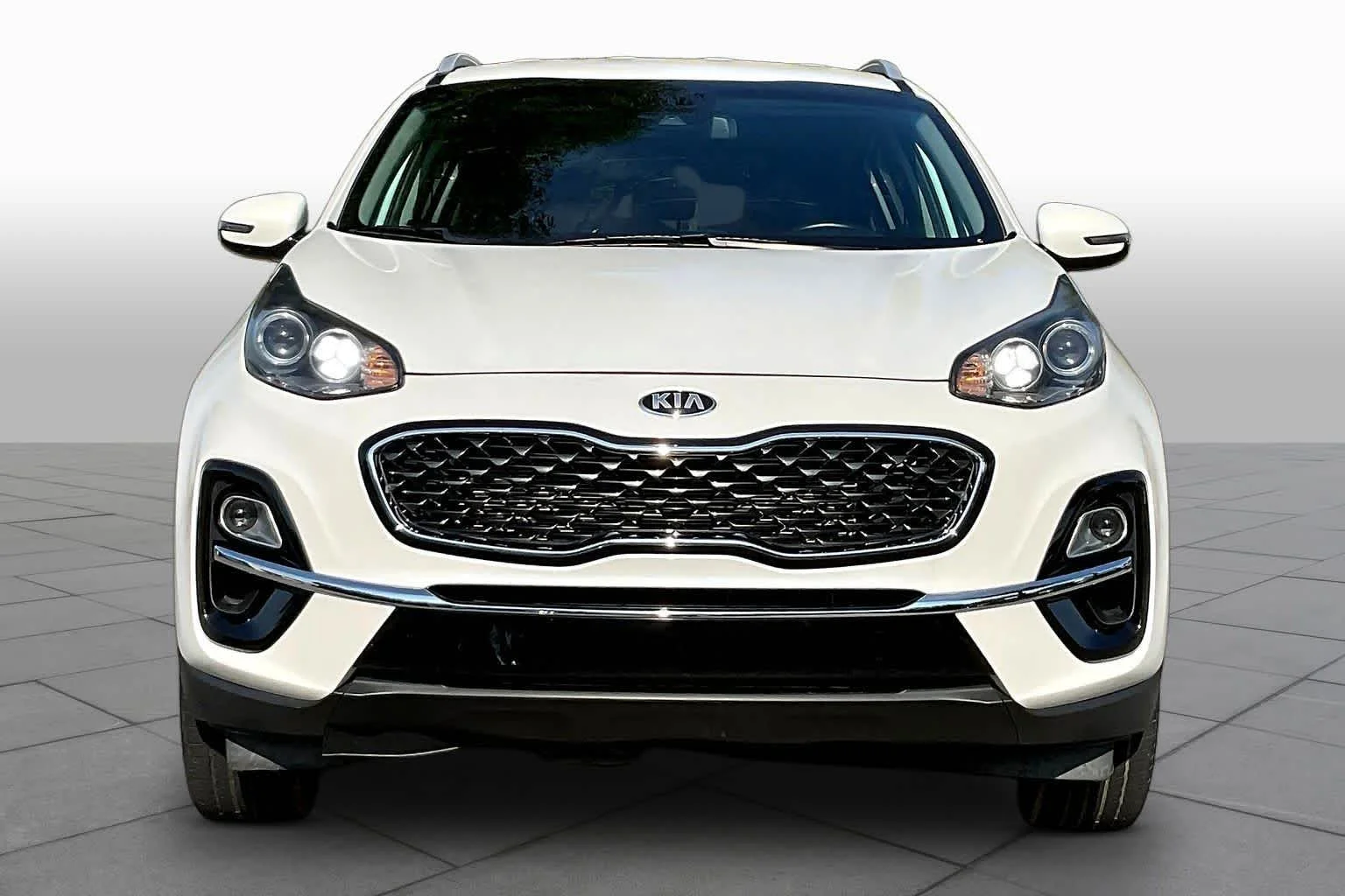 Used 2021 Snow White Pearl Kia EX image 4