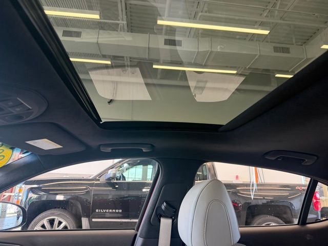 Used 2022 Red Genesis 3.3T image 15