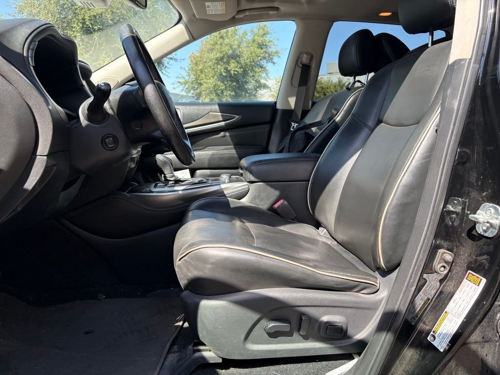 Used 2019 Black INFINITI LUXE image 7